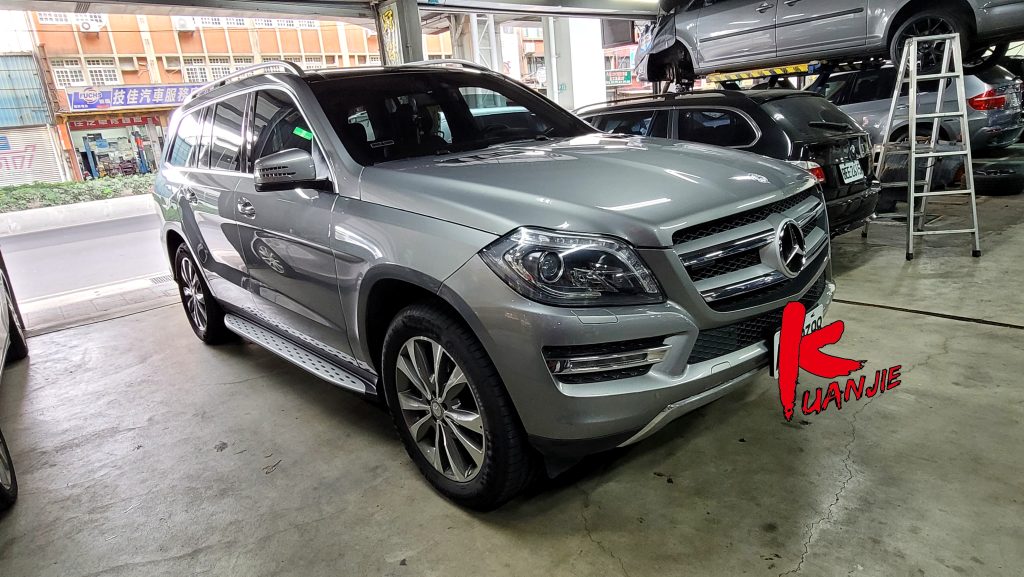 BENZ GL350 OM642 W166 水箱更換 漏水處理 ERG更換 引擎燈亮 水泵浦更換 節溫器更換