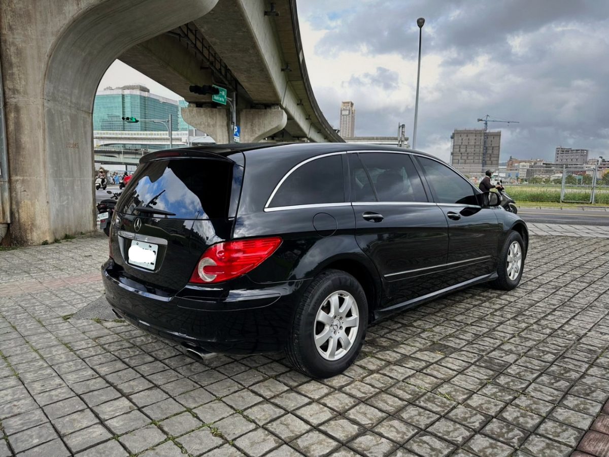 2006 M-Benz R-Class R350三代同堂好夥伴 (HID)