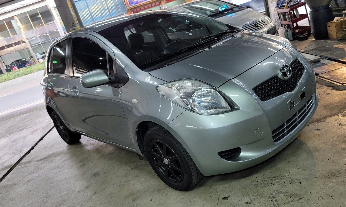 2009 TOYOTA Yaris 超低里程跑6.4公里