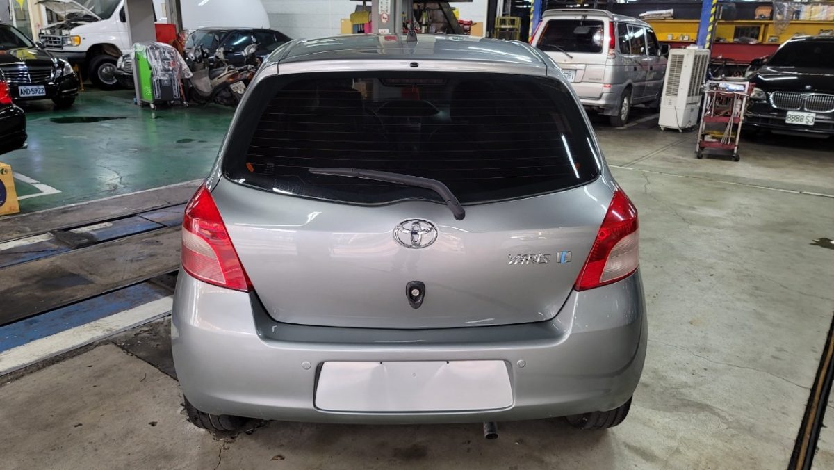 2009 TOYOTA Yaris 超低里程跑6.4公里