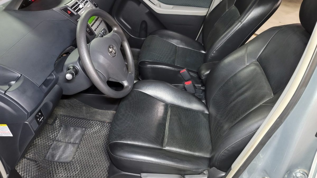 2009 TOYOTA Yaris 超低里程跑6.4公里