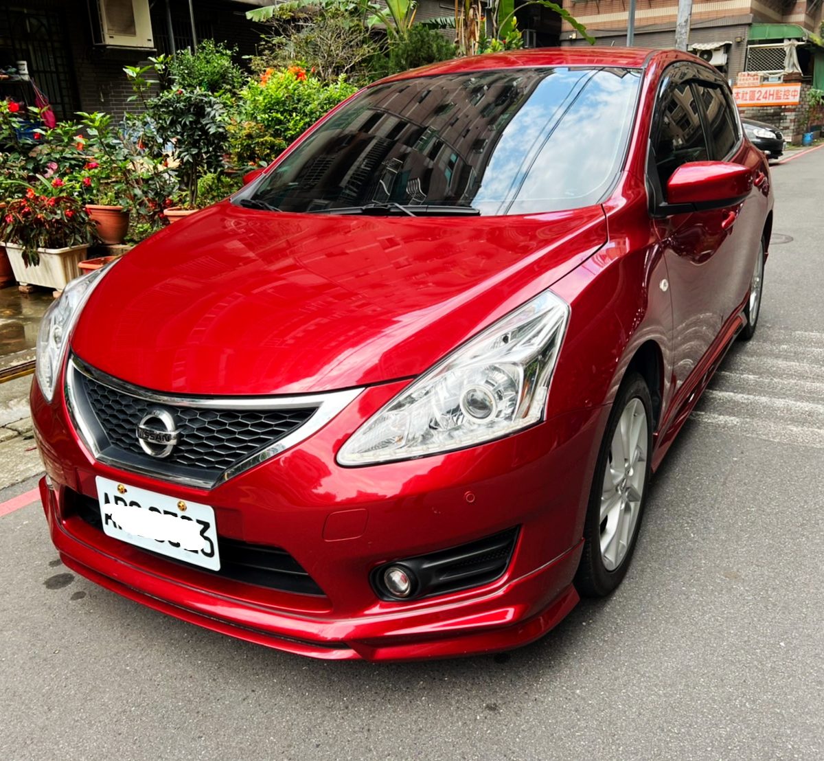 201607 NISSAN TIIDA 里程5萬 深紅 1.6CC