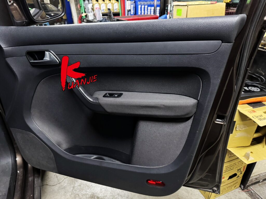 VW CADDY 內門板把手黏黏處理
