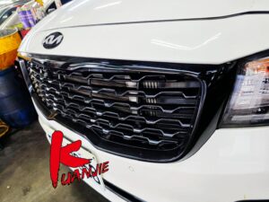 2019 kia carnival 2.2 tdi 前保護罩烤漆 前保險桿烤漆 (前霧燈出風口裝飾條烤漆)