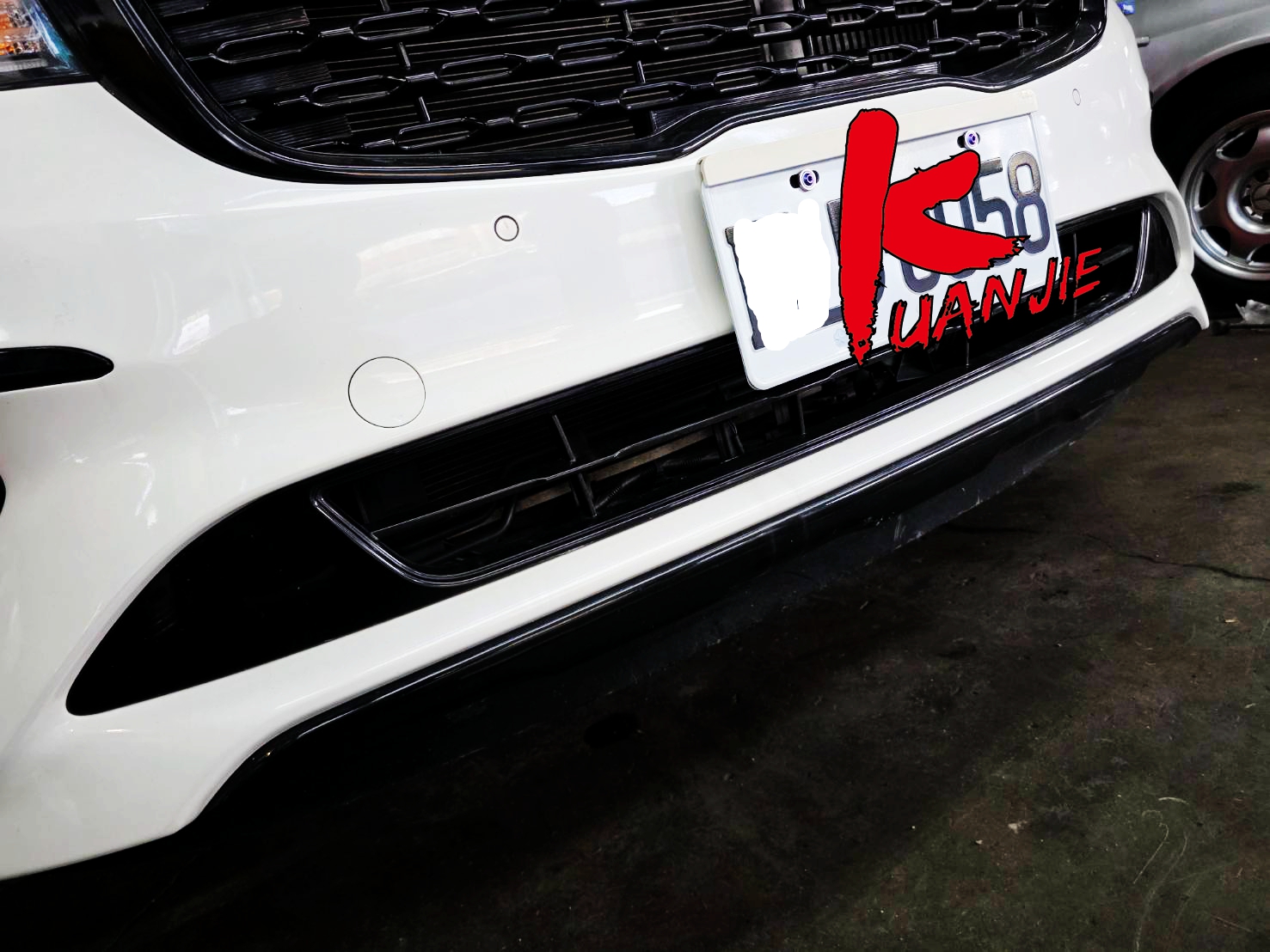 2019 kia carnival 2.2 tdi 前保護罩烤漆 前保險桿烤漆 (前霧燈出風口裝飾條烤漆)