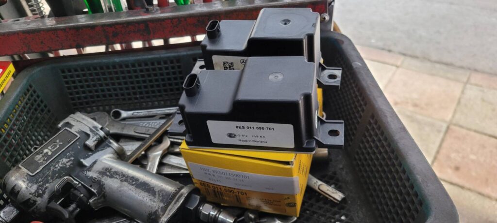 BENZ GLC200 M274 X254 排檔故障 輔助電瓶更換