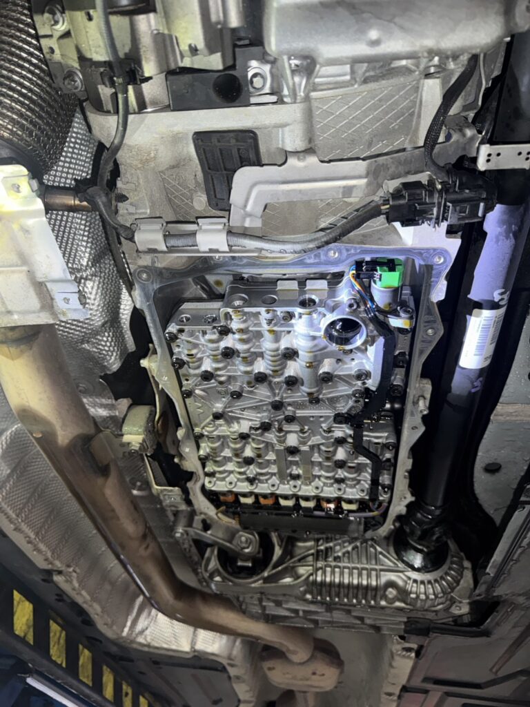 BMW X4 F26 N57N ZF8HP變速箱油定期保養更換 油底殼漏油