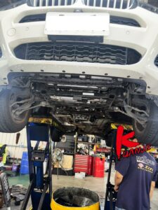 BMW X4 F26 N57N ZF8HP變速箱油定期保養更換 油底殼漏油