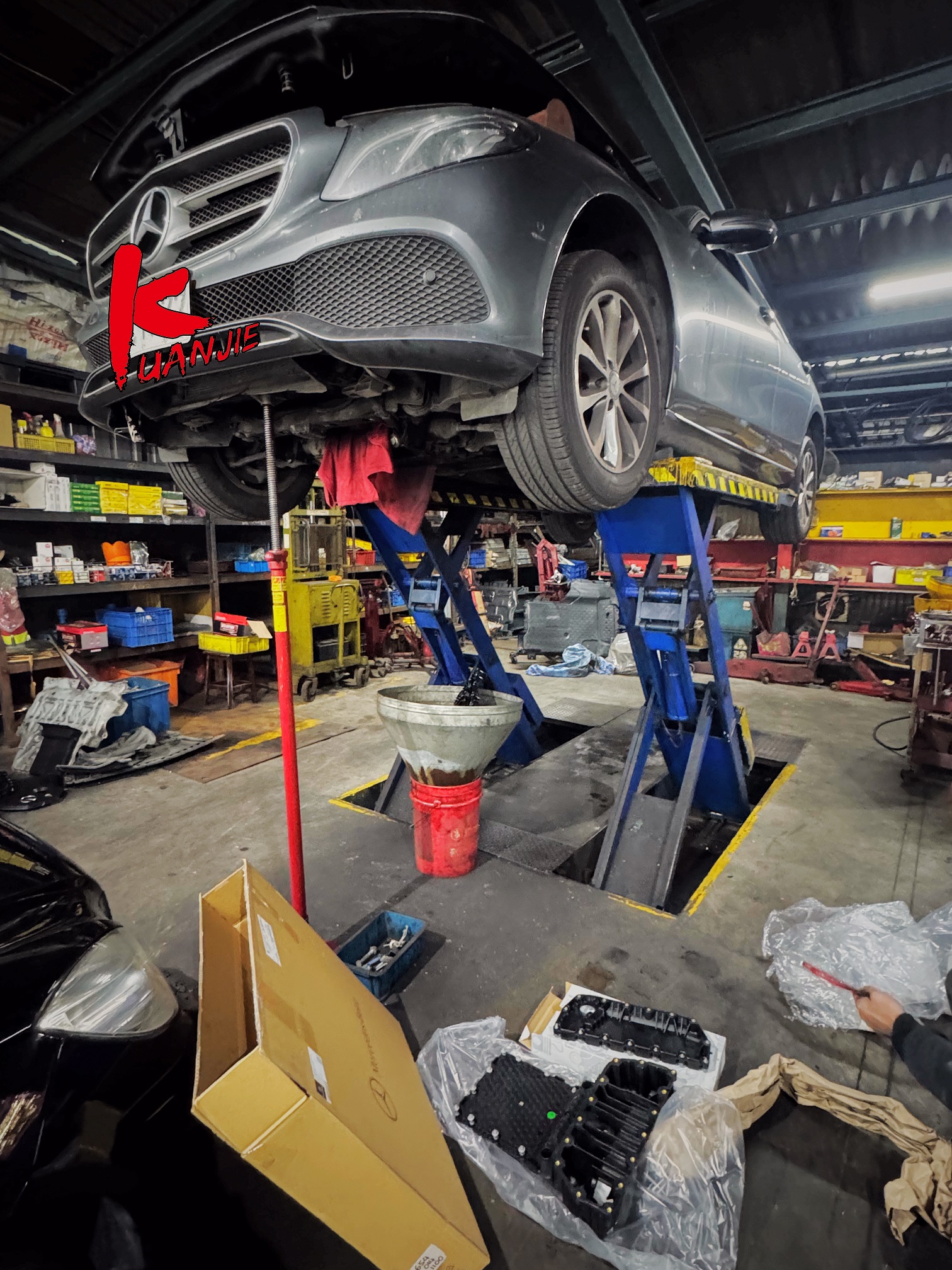 BENZ W213 E220D OM654 引擎漏油處理 塑鋼機油油底殼中層下層更換